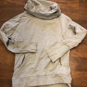 Lululemon Pullover Size 6